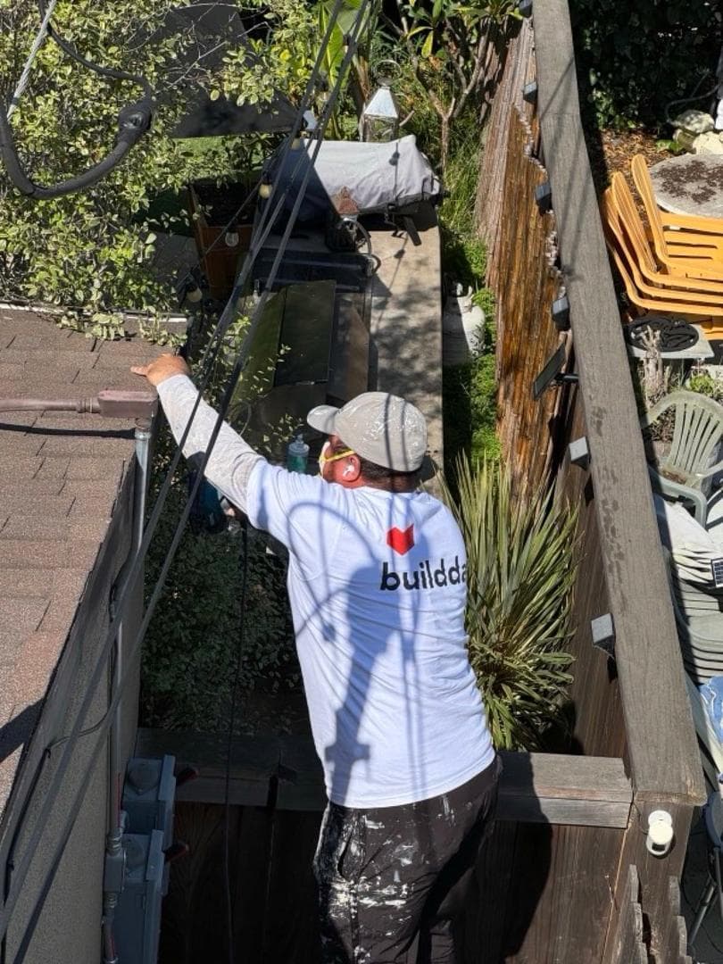 Glass deck railing installation